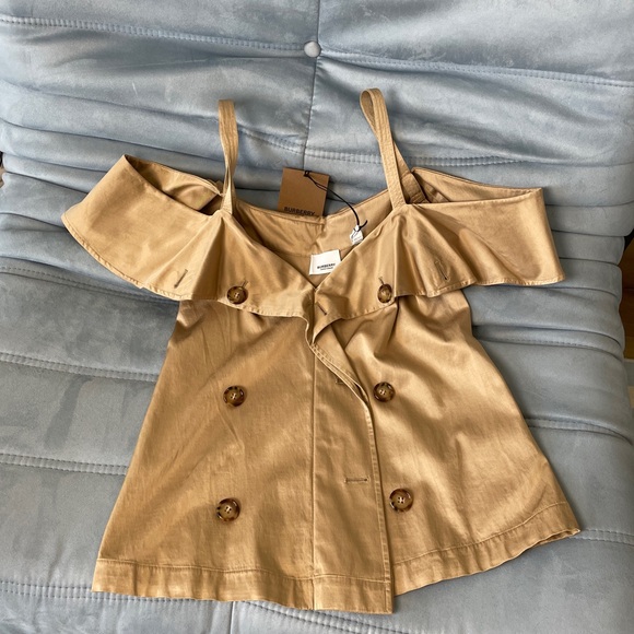 Burberry Beige Off-Shoulder Buttoned Top - Picture 3 of 8